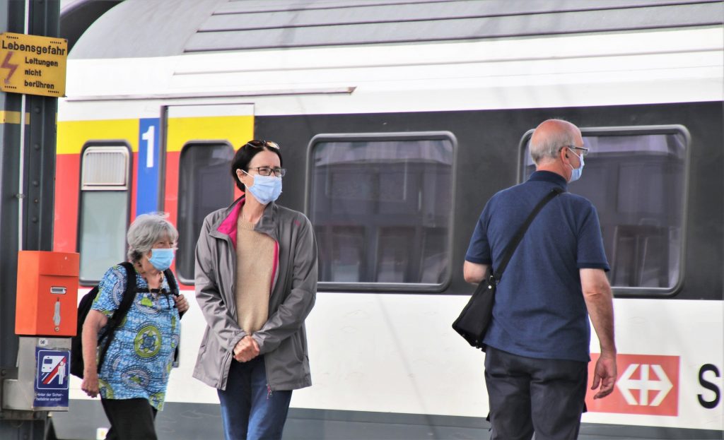 Zug SBB Schweiz Maske